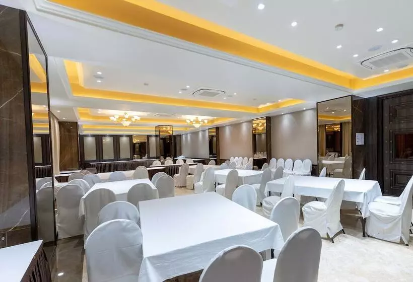 Fotos del hotel West End Hotel Opp Bombay Hospital:  25