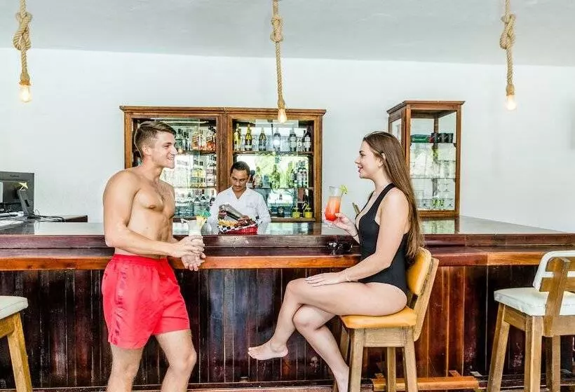 Fotos del hotel Hacienda Inn:  4