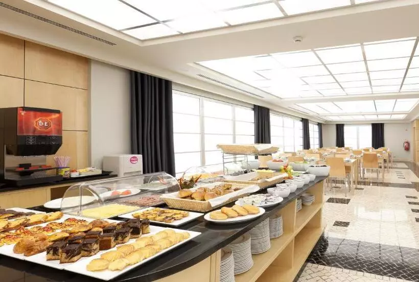 Fotos del hotel Alif Avenidas:  16