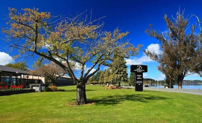 Distinction Te Anau Hotel And Villas
