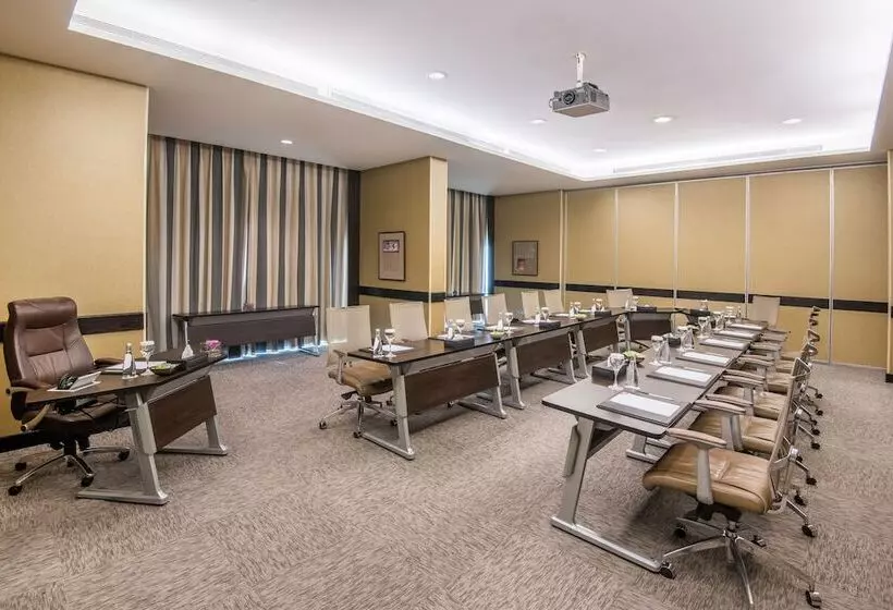 Fotos del hotel Crowne Plaza Jeddah, An Ihg:  10