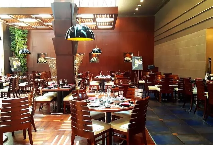 Fotos del hotel Crowne Plaza Jeddah, An Ihg:  3