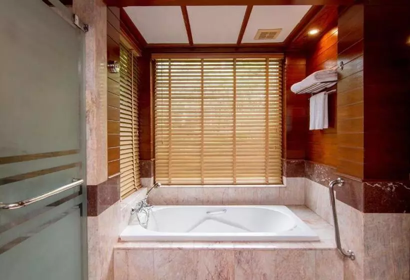 Fotos del hotel Thavorn Beach Village Resort & Spa Phuket  Sha Extra Plus:  11