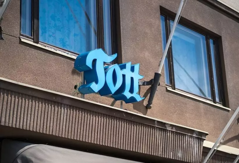 Summer Hotel Tott
