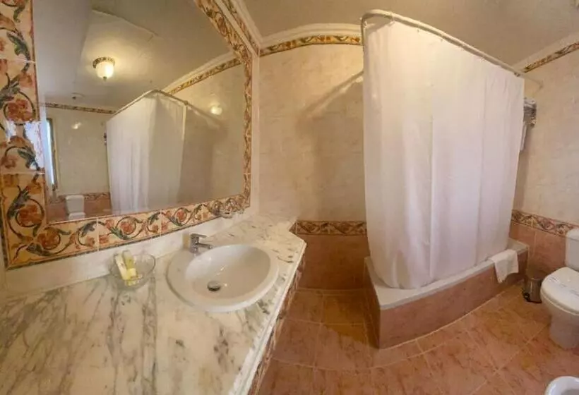 Fotos del hotel Paradise Inn Windsor Palace:  20