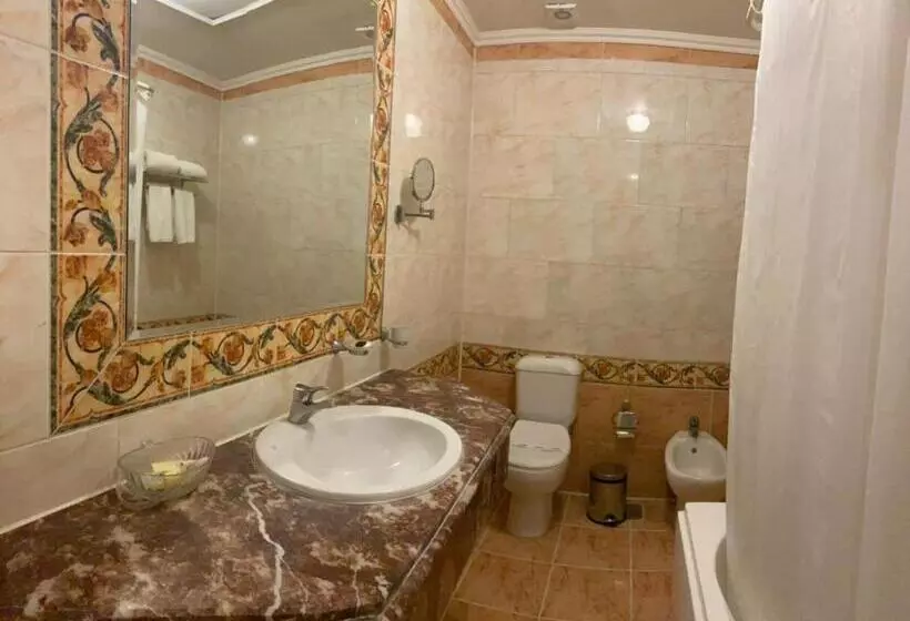 Fotos del hotel Paradise Inn Windsor Palace:  21