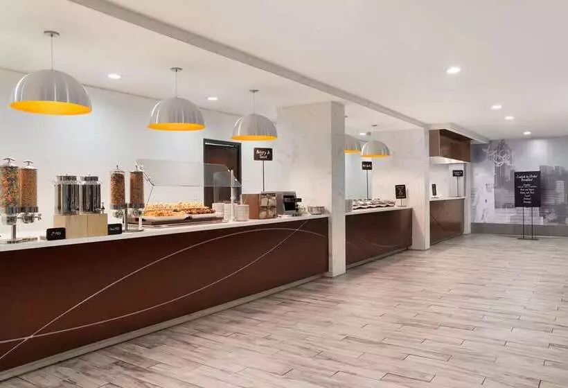 Fotos del hotel Embassy Suites Atlanta - Airport:  24