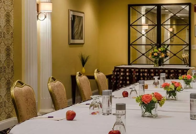 Fotos del hotel Beacon Hotel & Corporate Quarters:  21