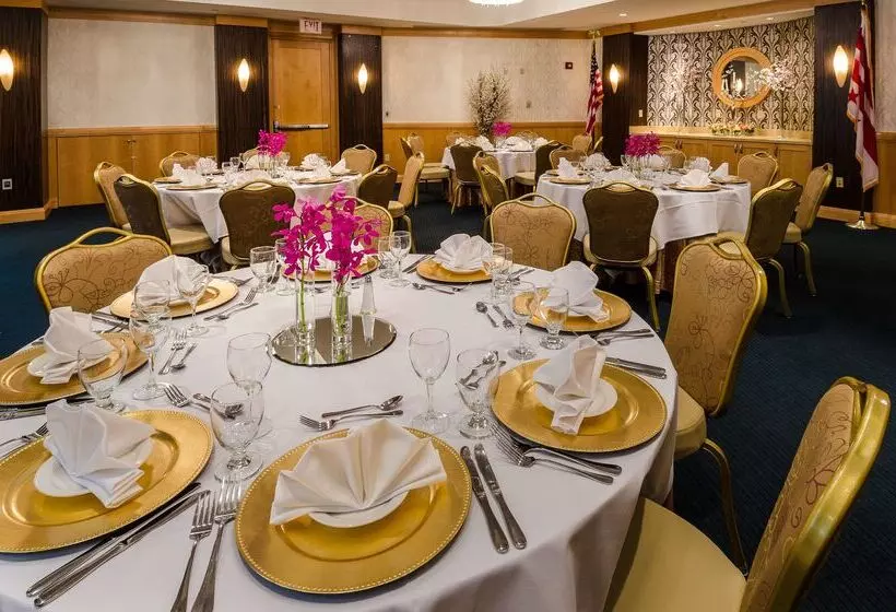 Fotos del hotel Beacon Hotel & Corporate Quarters:  19