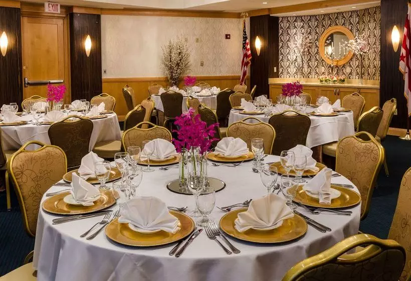 Fotos del hotel Beacon Hotel & Corporate Quarters:  15