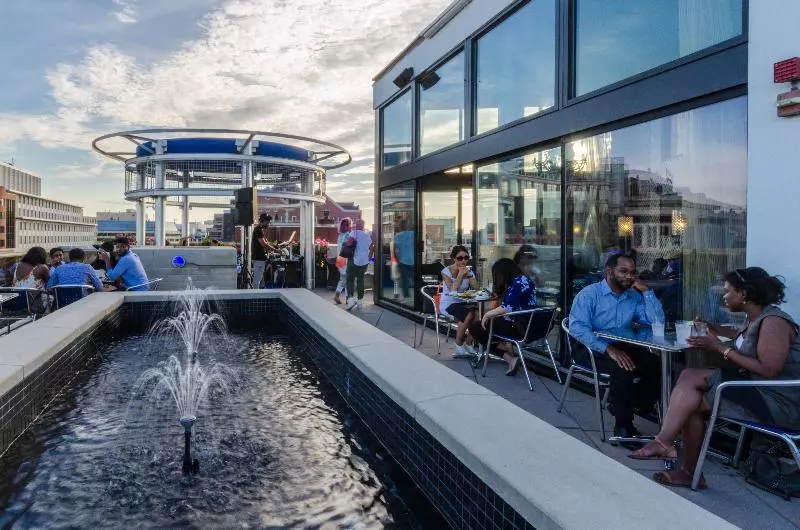 Fotos del hotel Beacon Hotel & Corporate Quarters:  5