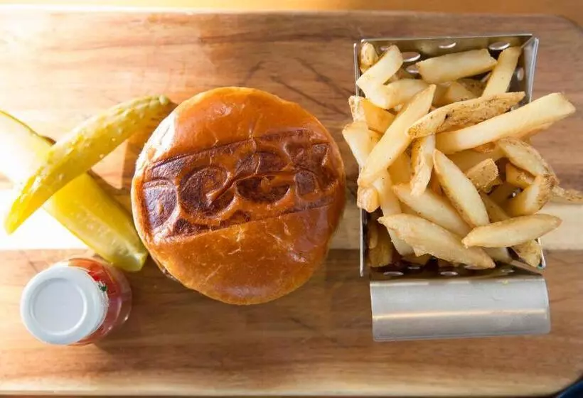 Fotos del hotel Queen Kapiolani Hotel:  3