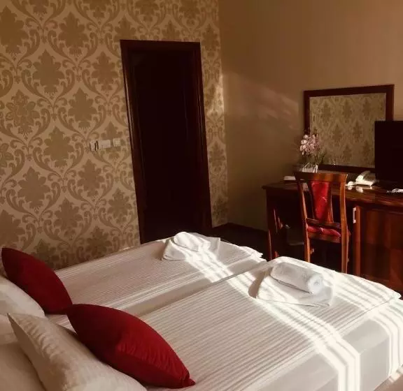 Fotos del hotel Bristol:  13