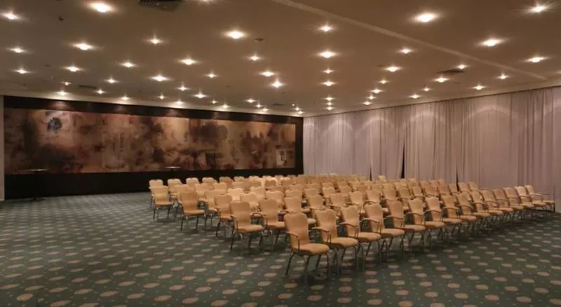 Fotos del hotel Holiday:  15