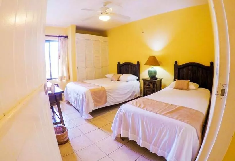 Fotos del hotel Nautibeach Beach Front Condos In North Beach:  16