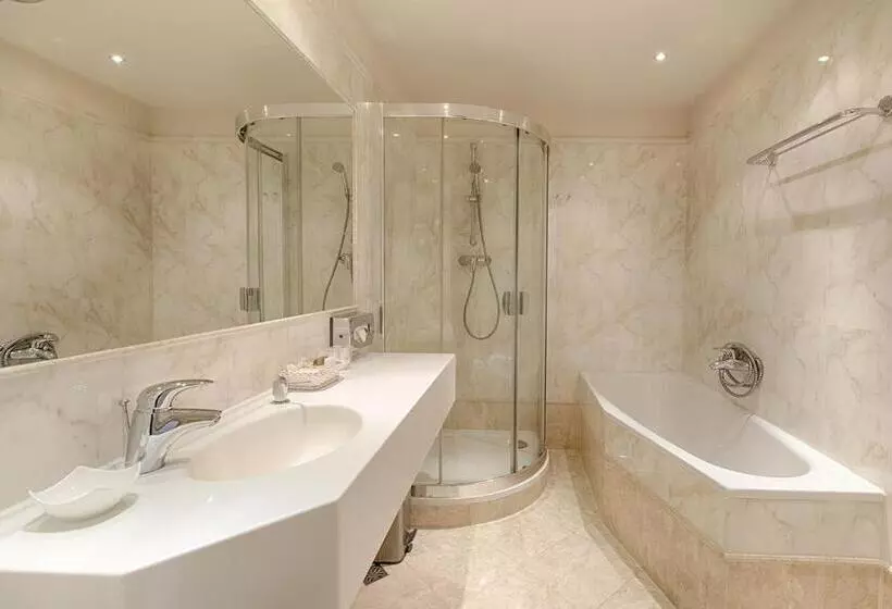 Fotos del hotel Embassy:  5