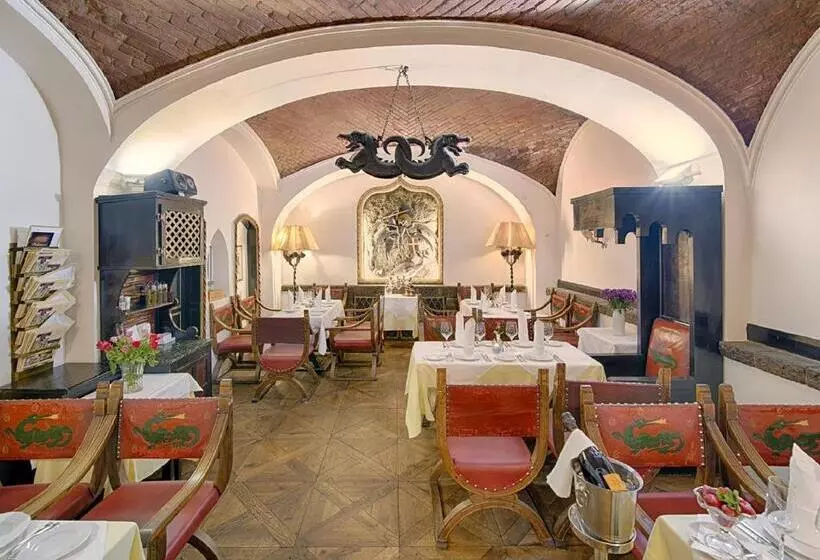 Fotos del hotel Embassy:  15