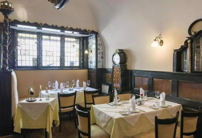 Fotos del hotel Embassy:  13