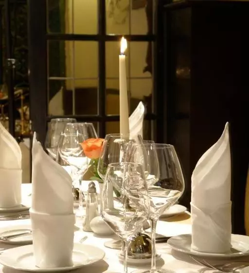 Fotos del hotel Embassy:  17