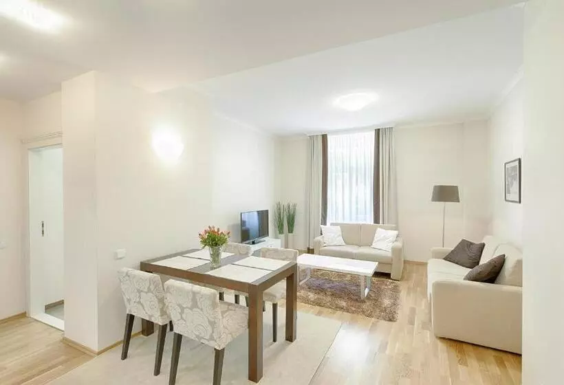 Fotos del hotel Embassy:  25