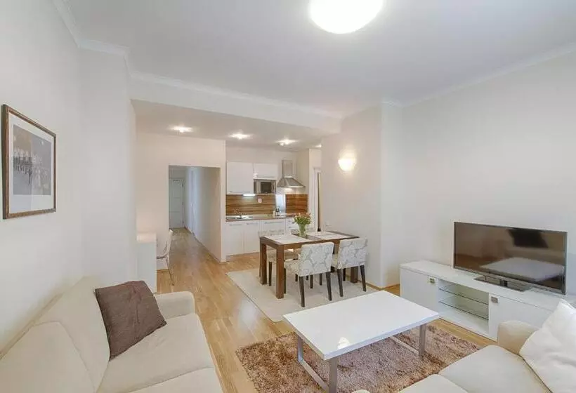 Fotos del hotel Embassy:  24