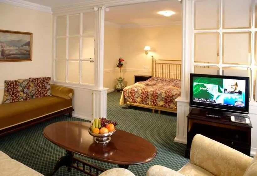 Fotos del hotel Embassy:  20