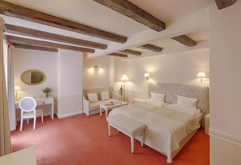 Fotos del hotel Embassy:  22