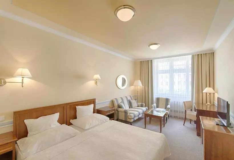 Fotos del hotel Embassy:  23