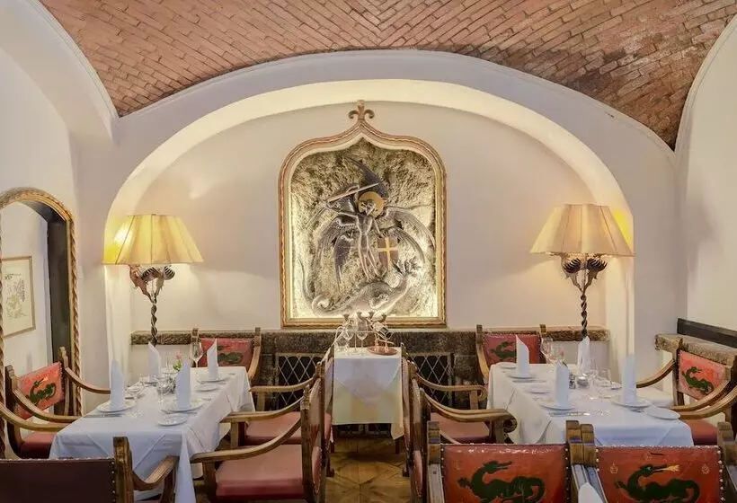 Fotos del hotel Embassy:  9