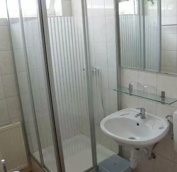 Fotos del hotel Carmen Pension:  2