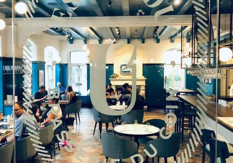 Fotos del hotel Clarendon:  5