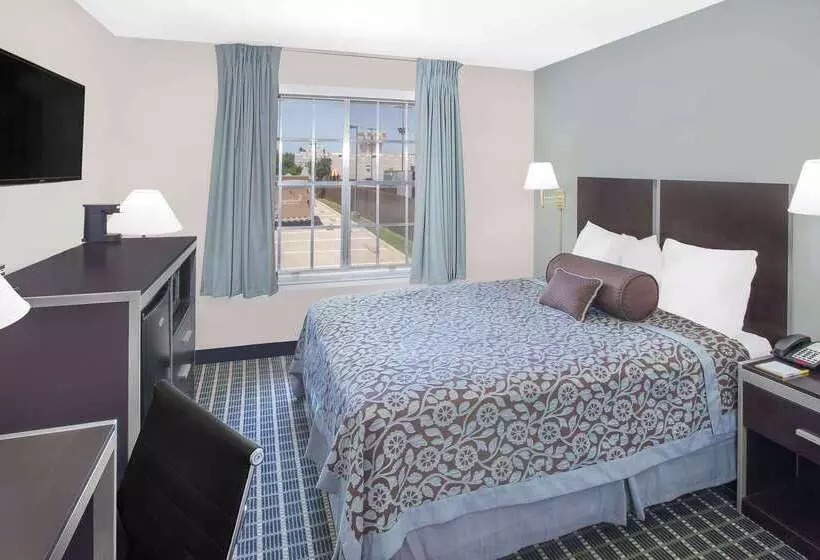 Fotos del hotel Days Inn By Wyndham Market Center Dallas Love Field:  13