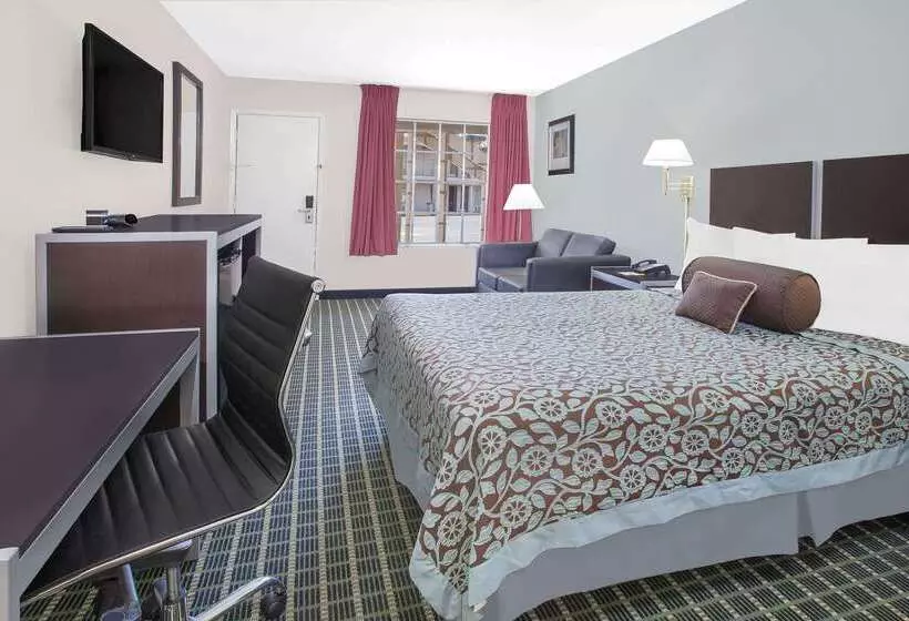 Fotos del hotel Days Inn By Wyndham Market Center Dallas Love Field:  5