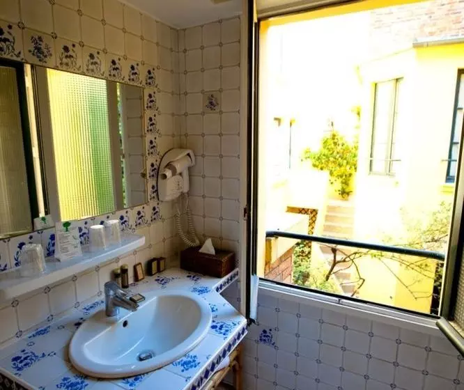 Fotos del hotel De La Tulipe:  14