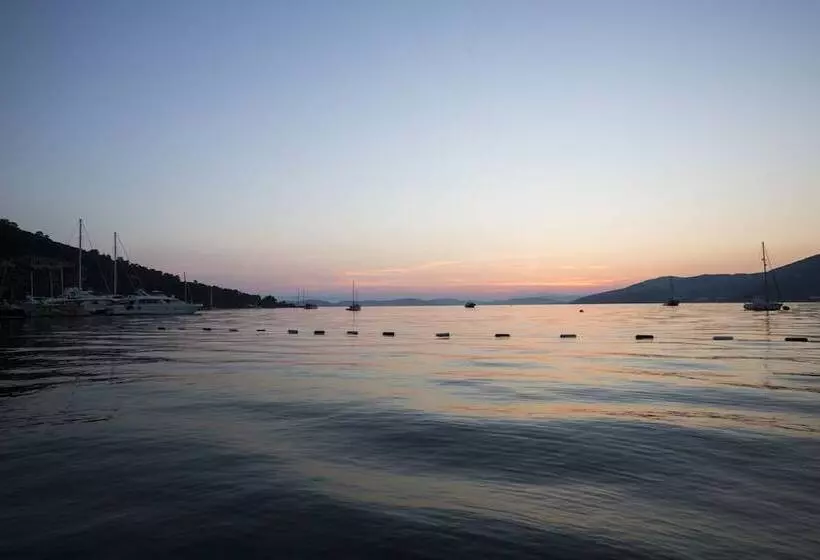 Fotos del hotel Torbahan:  11