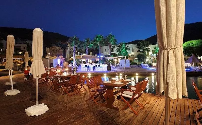 Fotos del hotel Torbahan:  8