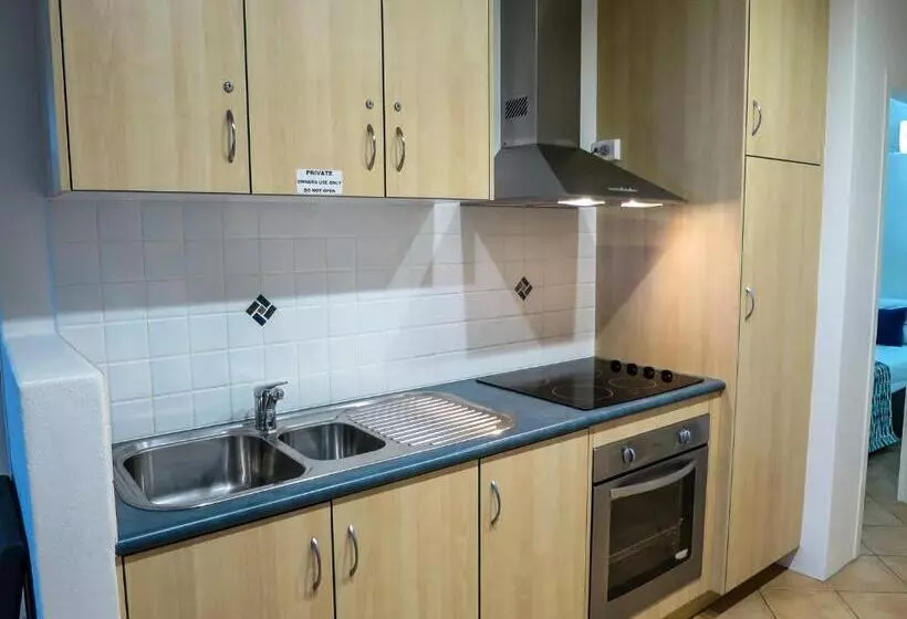 Fotos del hotel Marlin Waters Beachfront Apartments:  9