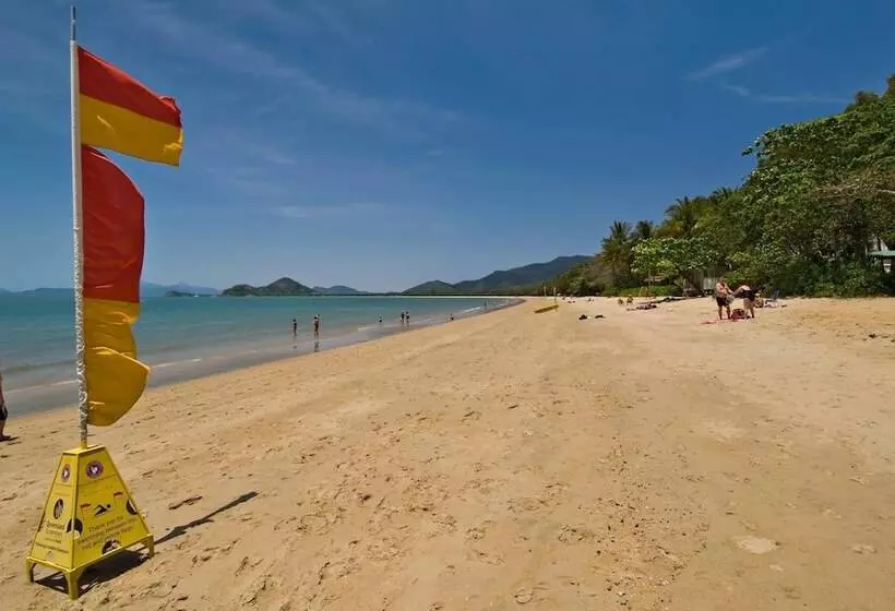 Fotos del hotel Marlin Waters Beachfront Apartments:  24