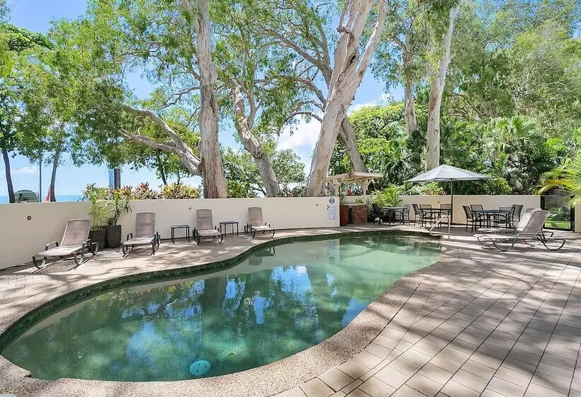 Fotos del hotel Marlin Waters Beachfront Apartments:  12