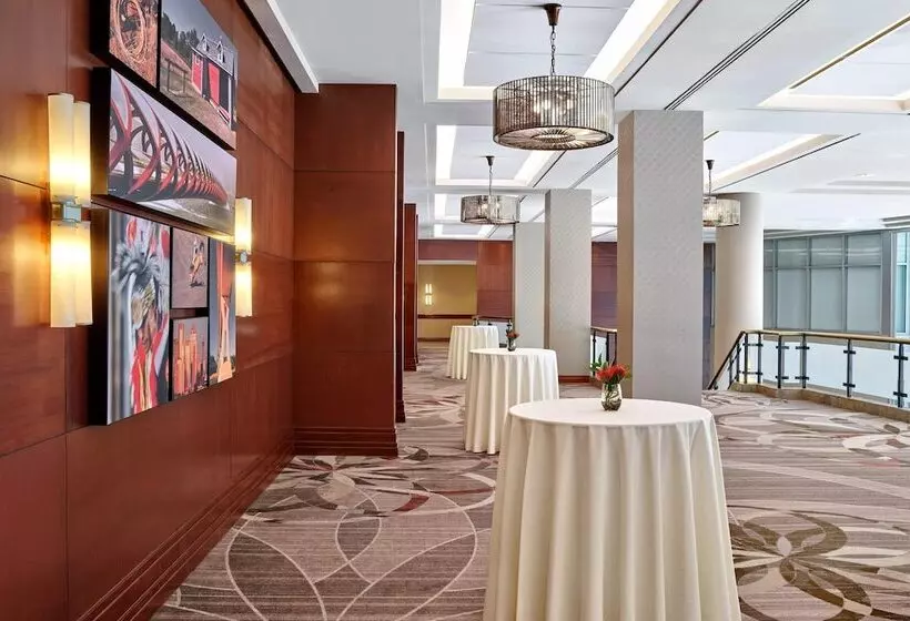 Fotos del hotel Sheraton Suites Calgary Eau Claire:  25