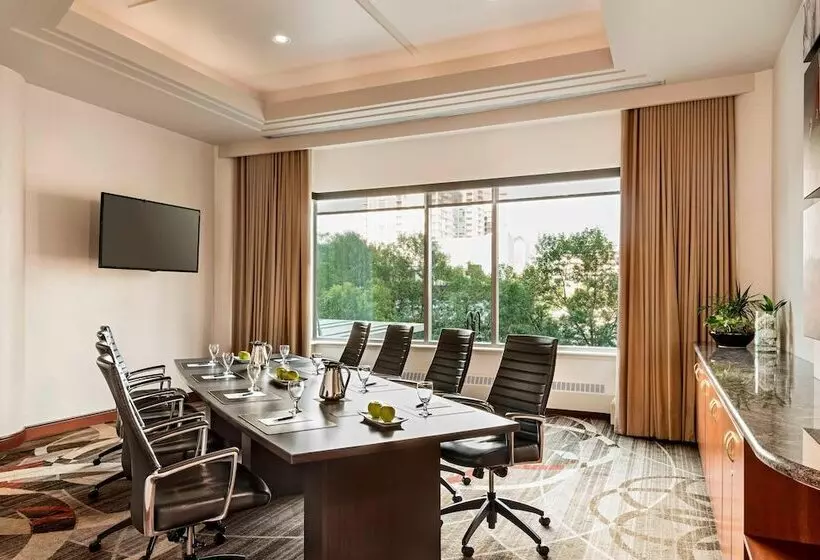 Fotos del hotel Sheraton Suites Calgary Eau Claire:  7