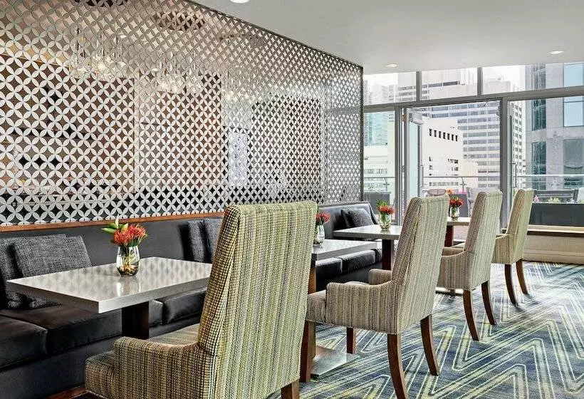 Fotos del hotel Sheraton Suites Calgary Eau Claire:  23
