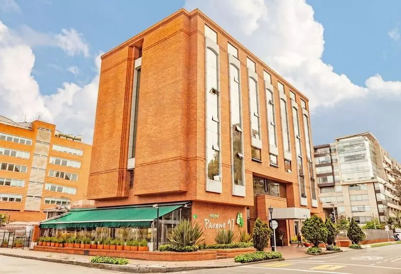 Parque 97 Suites