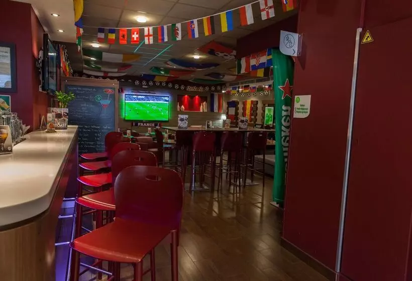 Fotos del hotel Campanile Paris 19  La Villette:  3