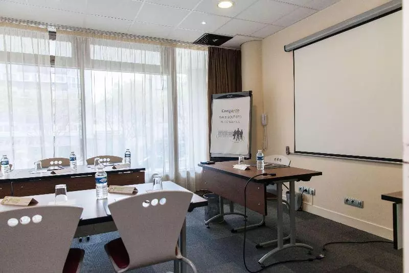 Fotos del hotel Campanile Paris 19  La Villette:  18