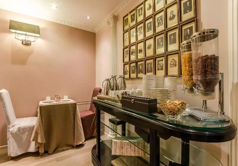 Fotos del hotel Riviera:  5