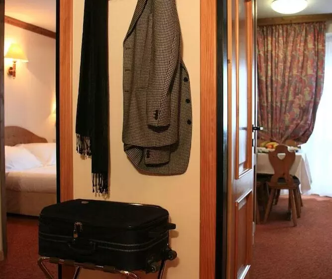 Fotos del hotel Alaska Cortina:  10