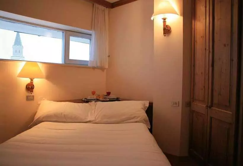 Fotos del hotel Alaska Cortina:  2