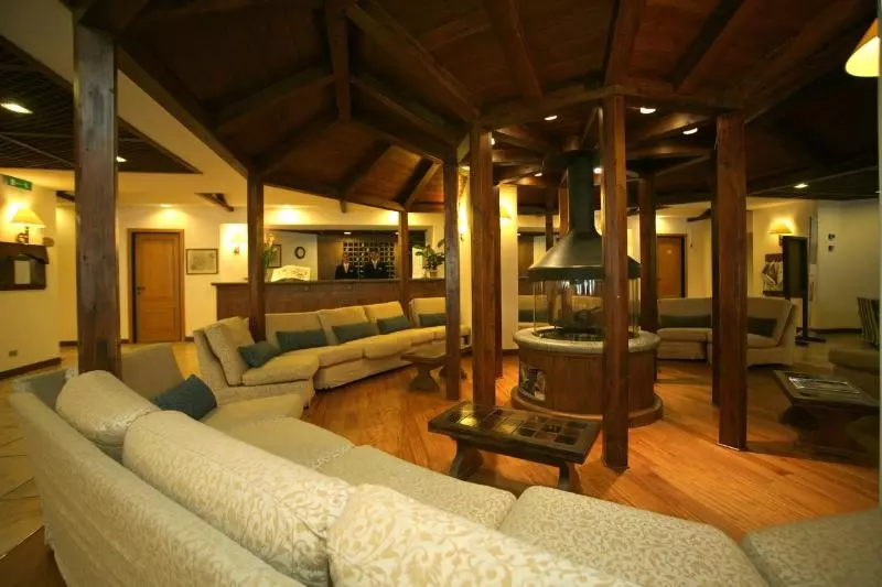 Fotos del hotel Alaska Cortina:  25