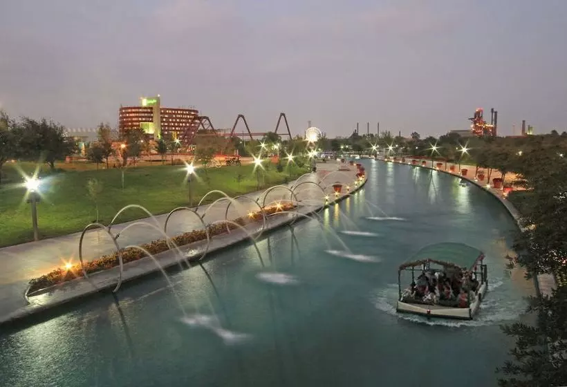 Holiday Inn Monterrey-parque Fundidora, An Ihg